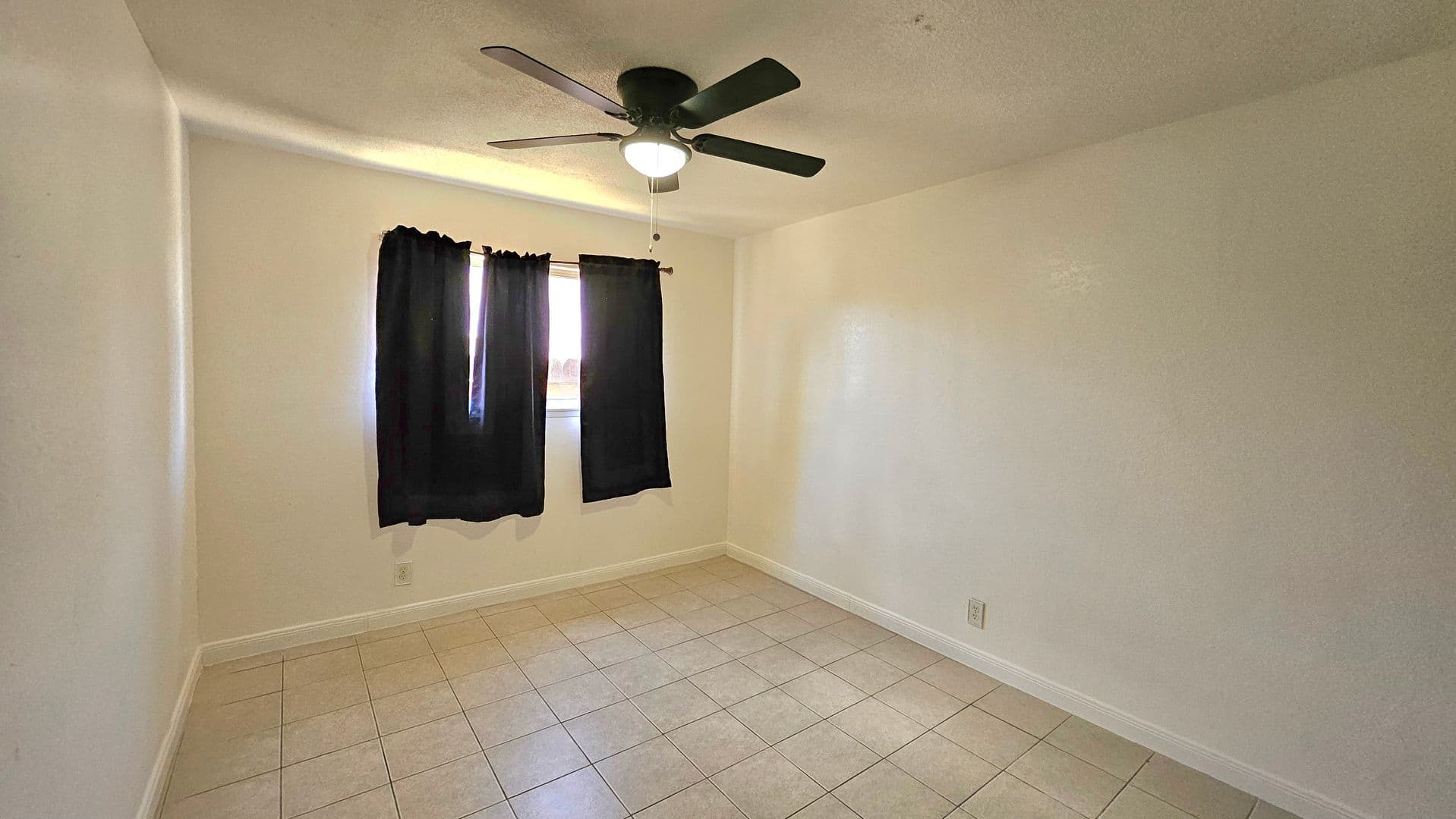 California City House: 21398 Baldwin Ln