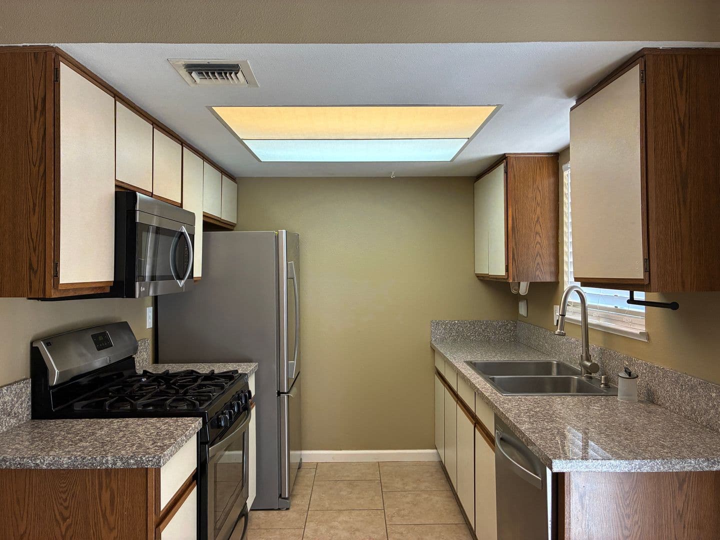 Ridgecrest Apartment: 125 Parkview Ave