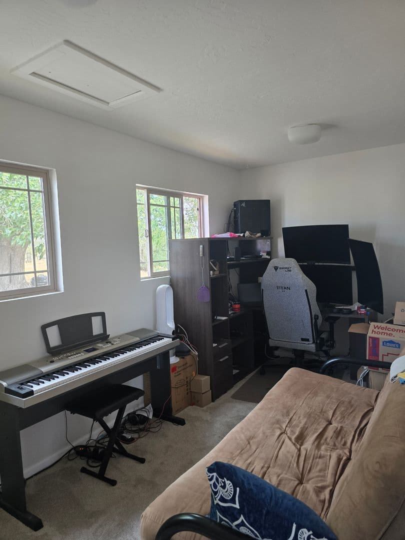 Ridgecrest Apartment: 5363 Weiman Ave