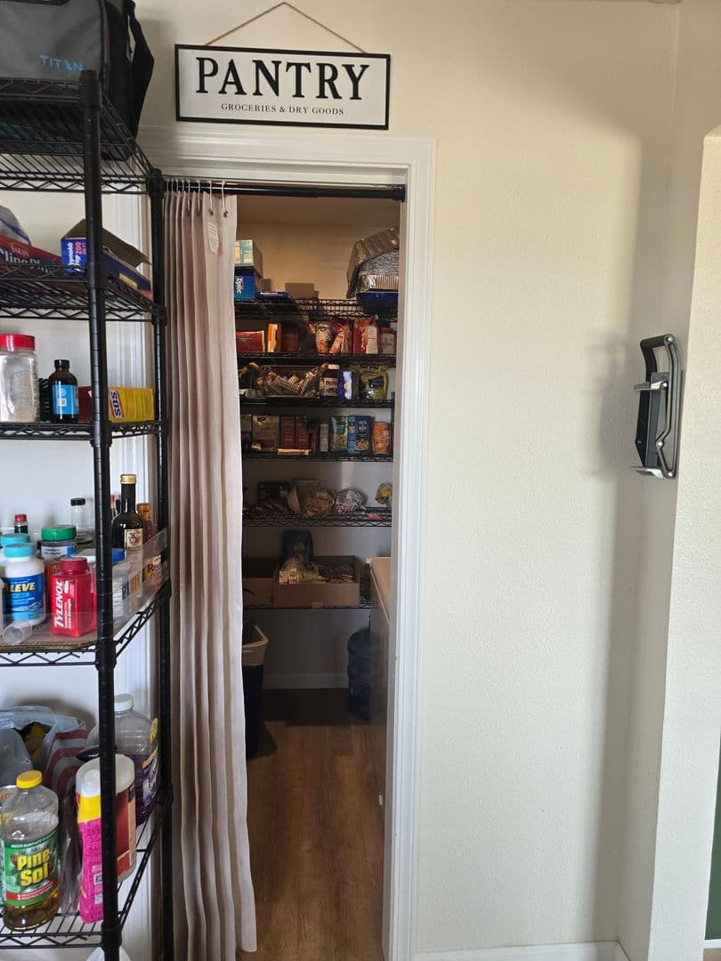 Ridgecrest Apartment: 5363 Weiman Ave