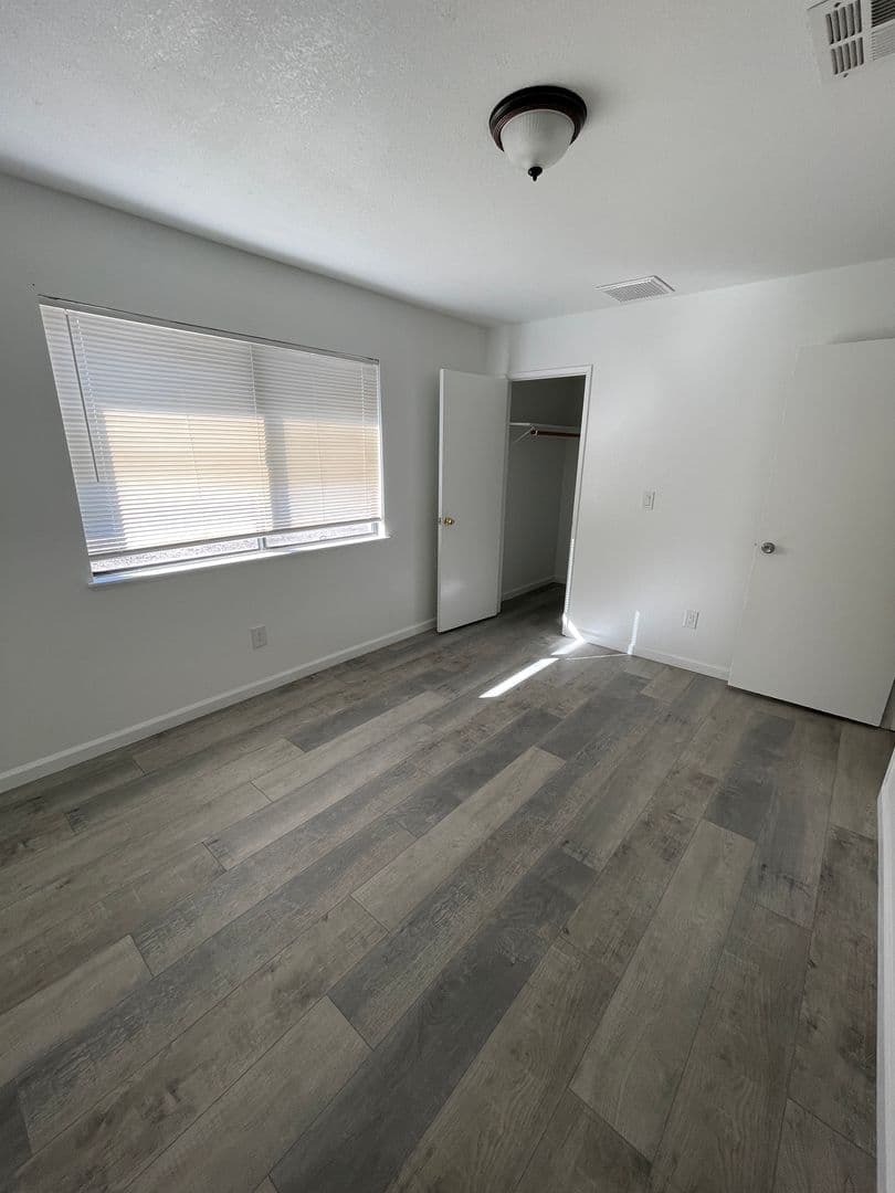 Ridgecrest Apartment: 1617 N Erwin St