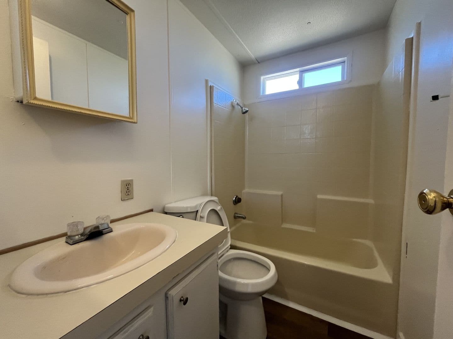 Mojave House: 10348 Lone Butte Rd