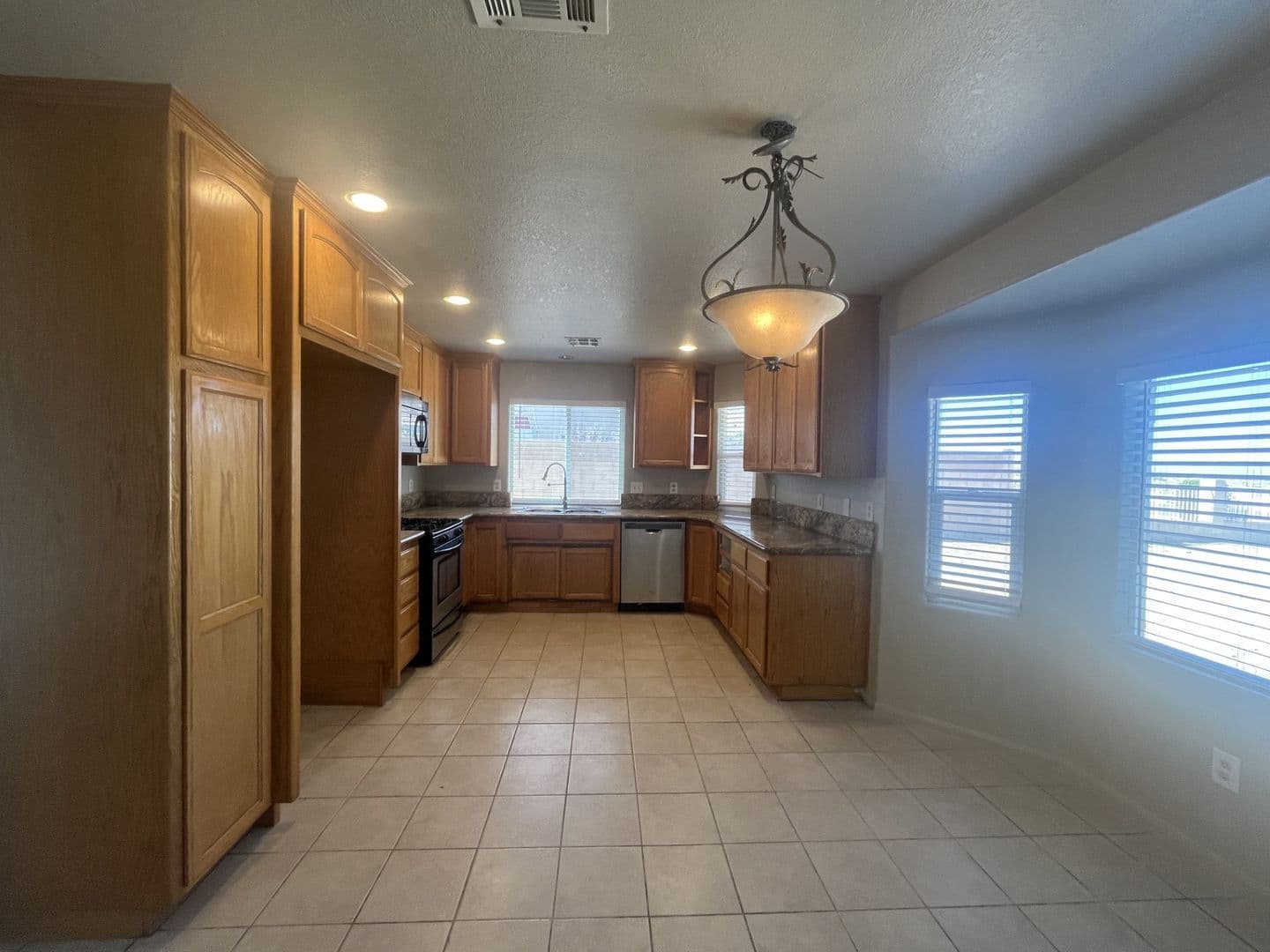 California City House: 8654 Poppy Blvd