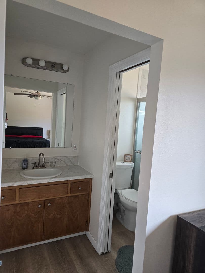 Ridgecrest Apartment: 5363 Weiman Ave