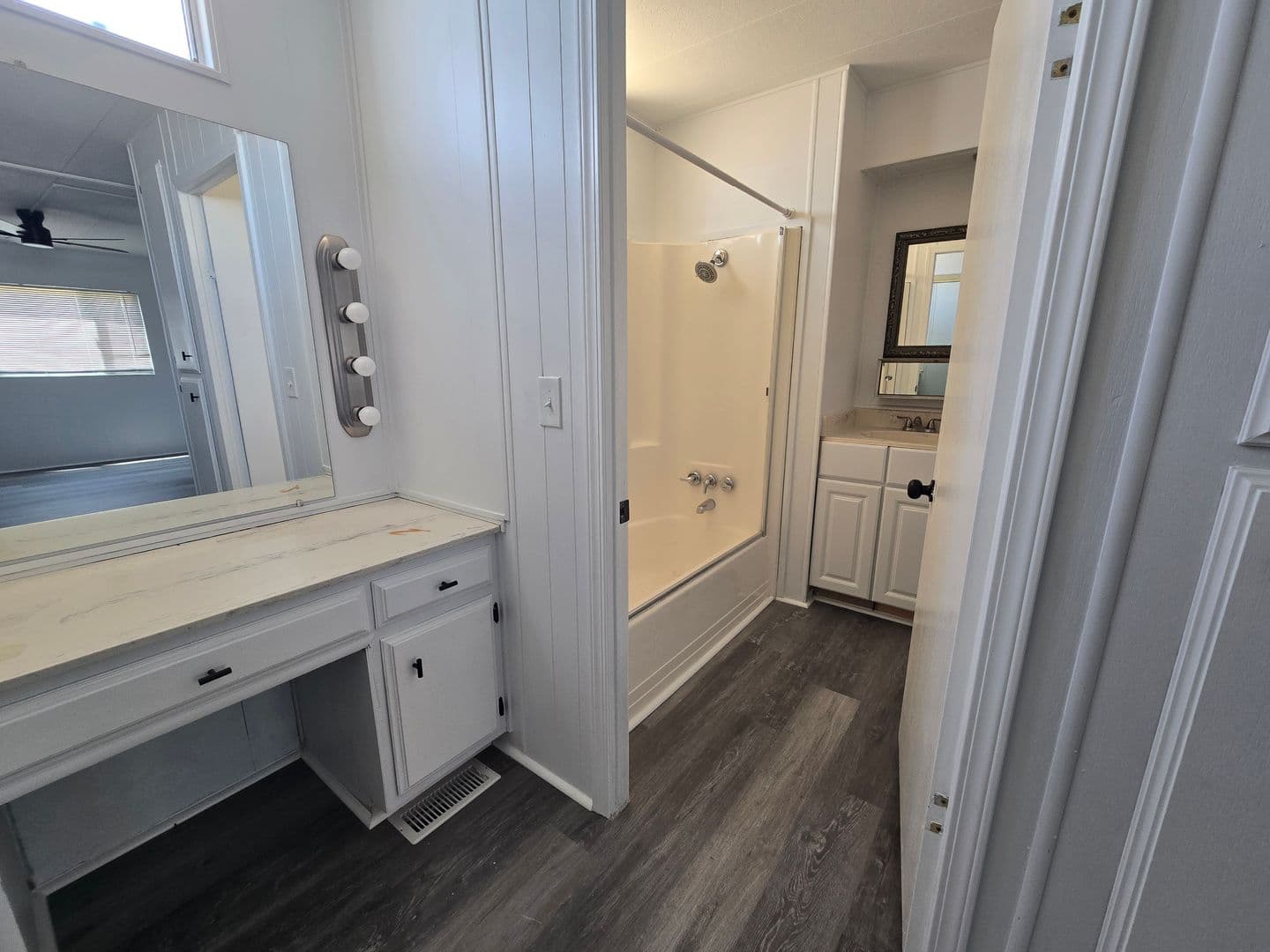 Ridgecrest Apartment: 1631 Chaparral Dr