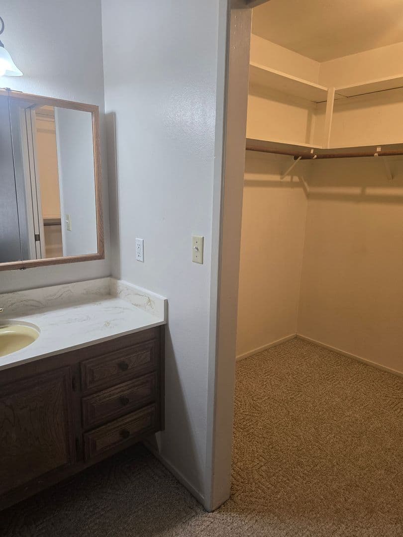 Ridgecrest House: 818 Sherri St
