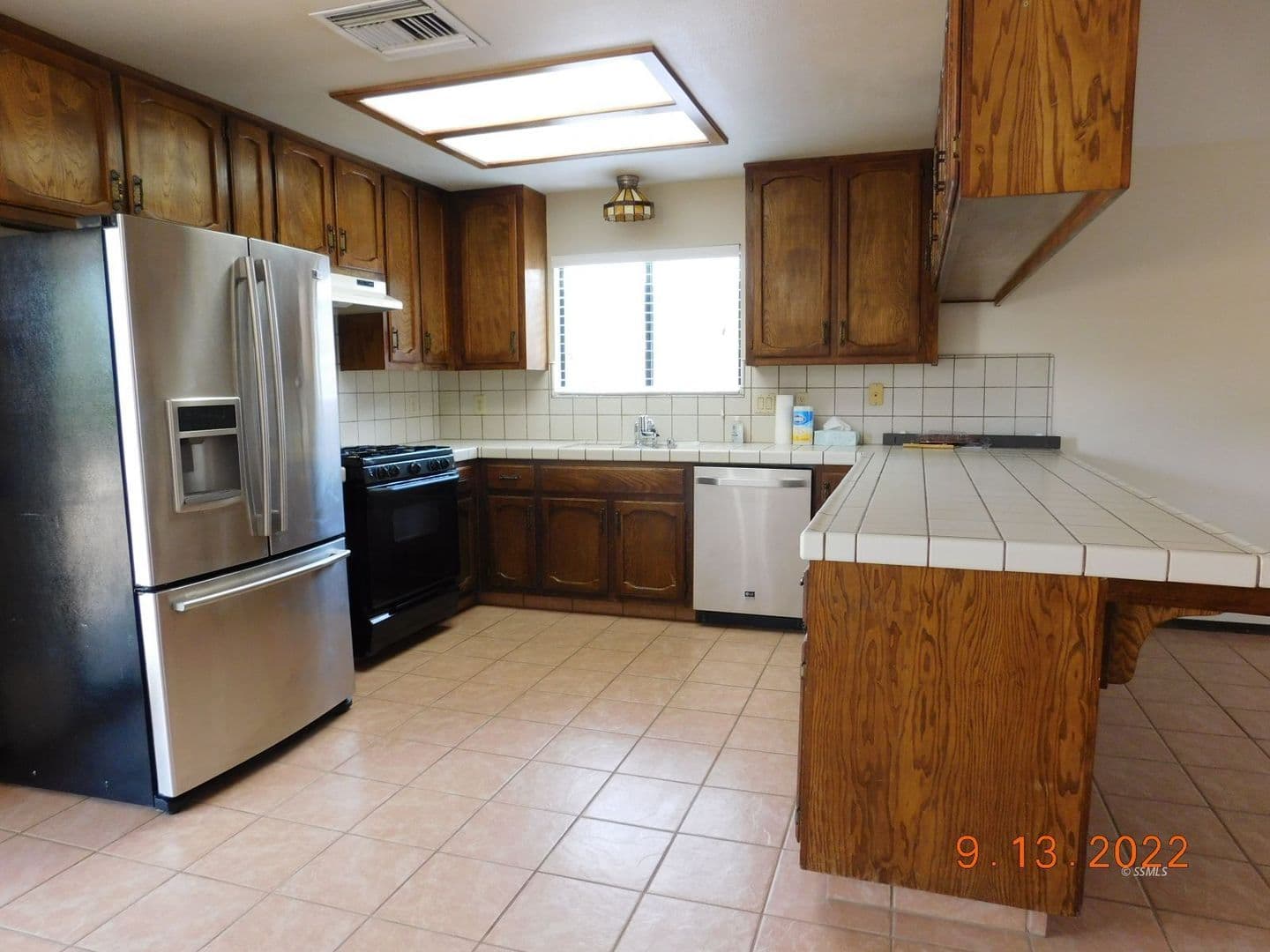 Ridgecrest House: 330 E Wilson Ave