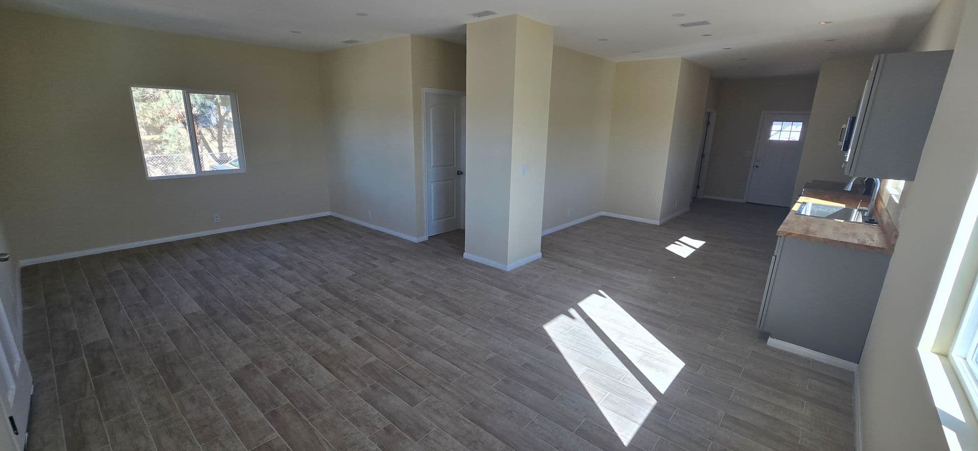 Trona House: 13350 Aster St