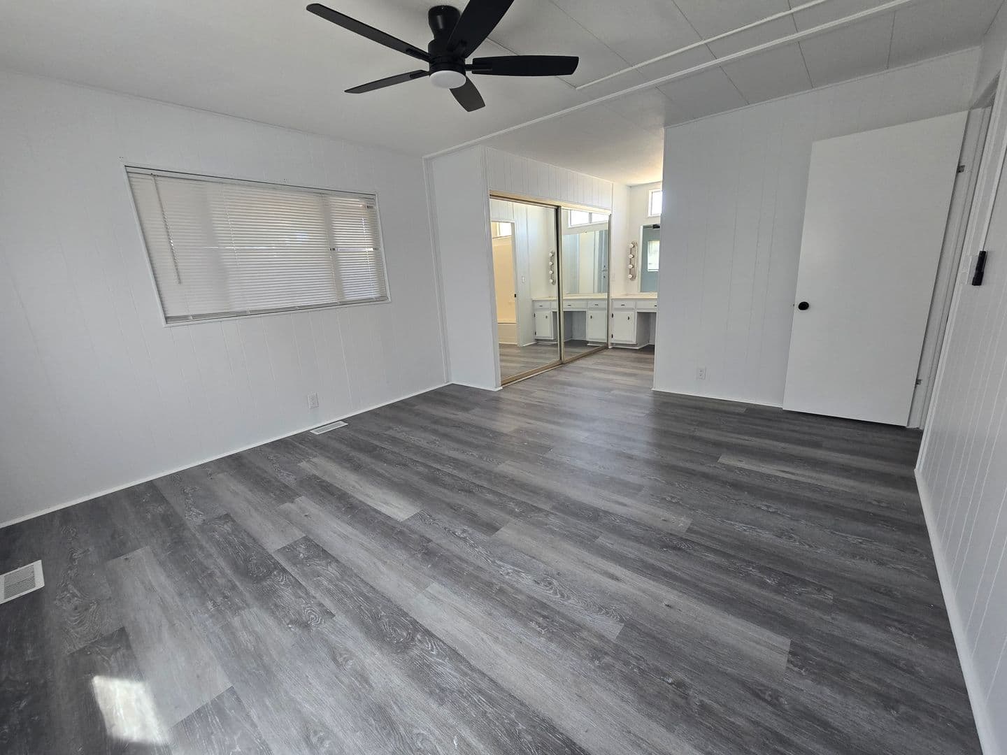 Ridgecrest Apartment: 1631 Chaparral Dr