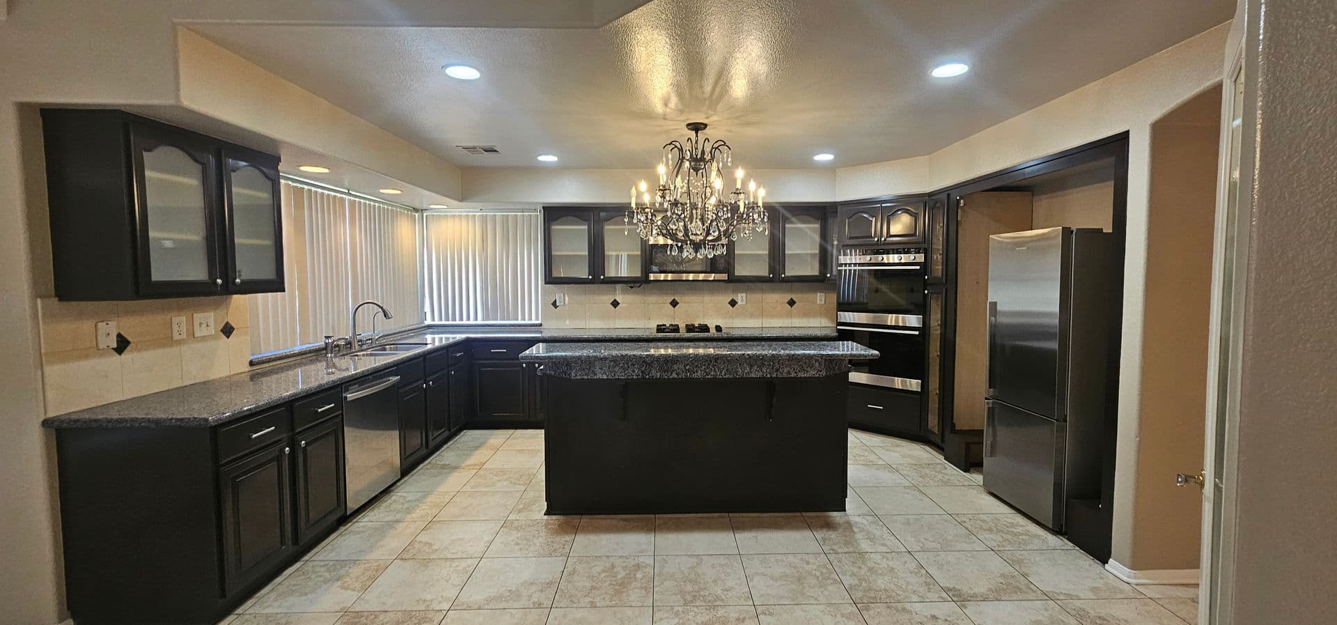 Palmdale House: 7229 Ojai Dr