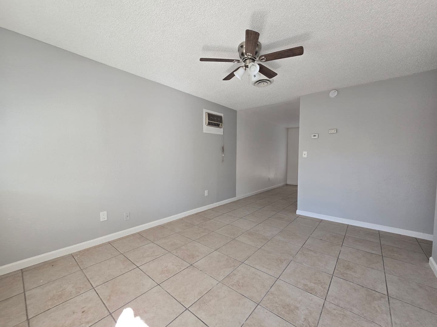 Ridgecrest Apartment: 740 Commercial Ave
