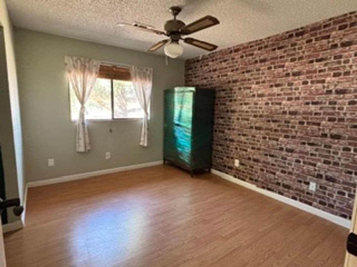 Tehachapi House: 17861 Tanforan Drive