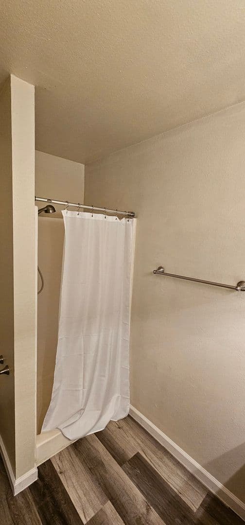 Ridgecrest Apartment: 825 Capehart Ct