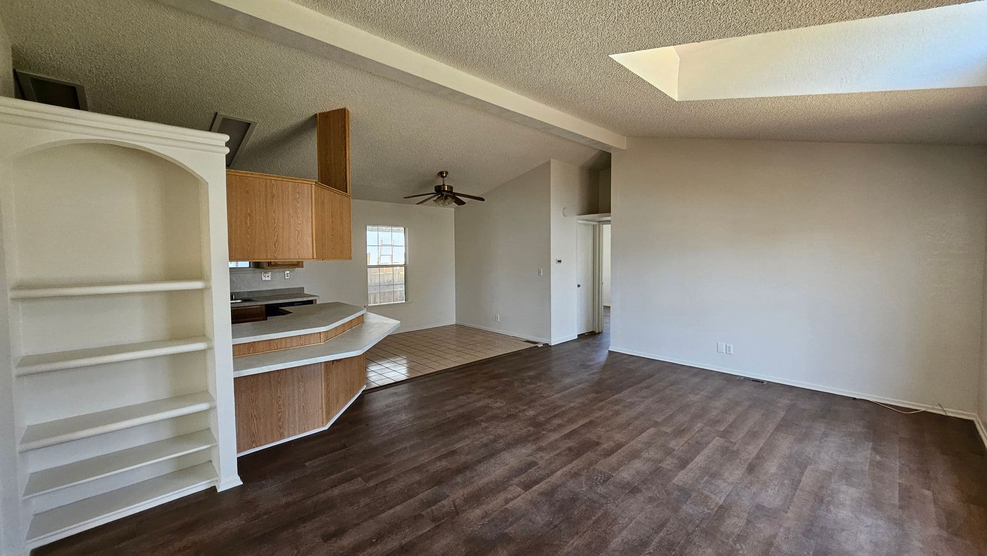 California City House: 21761 Wisteria St