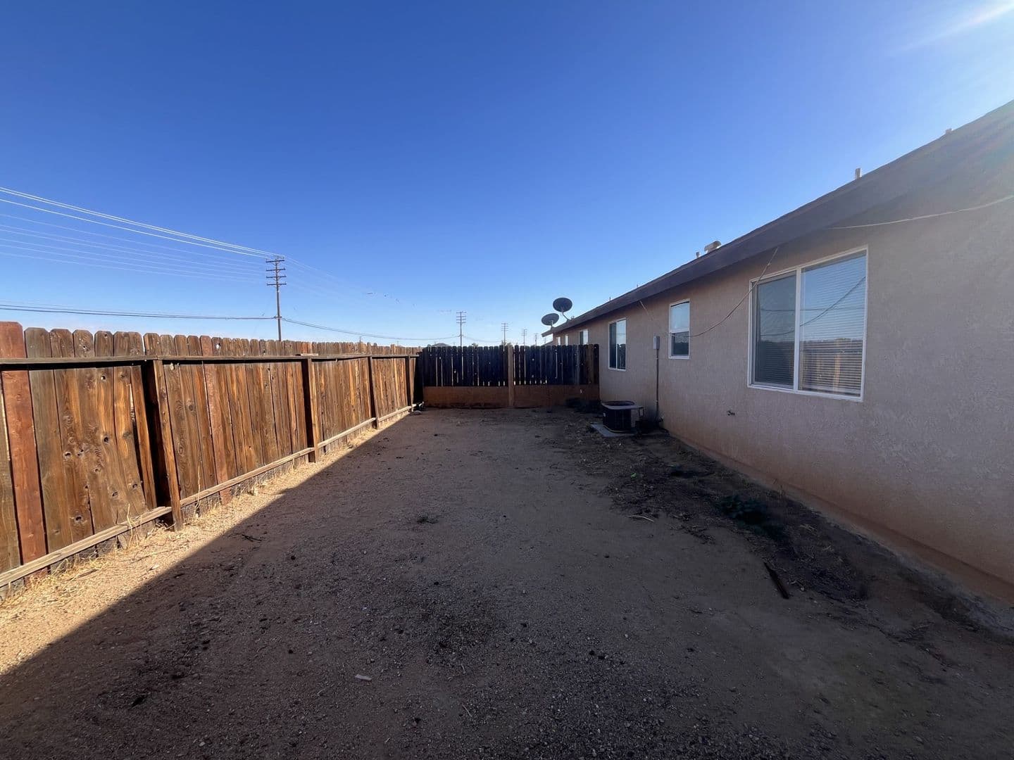 California City Apartment: 21412 Corwin St.