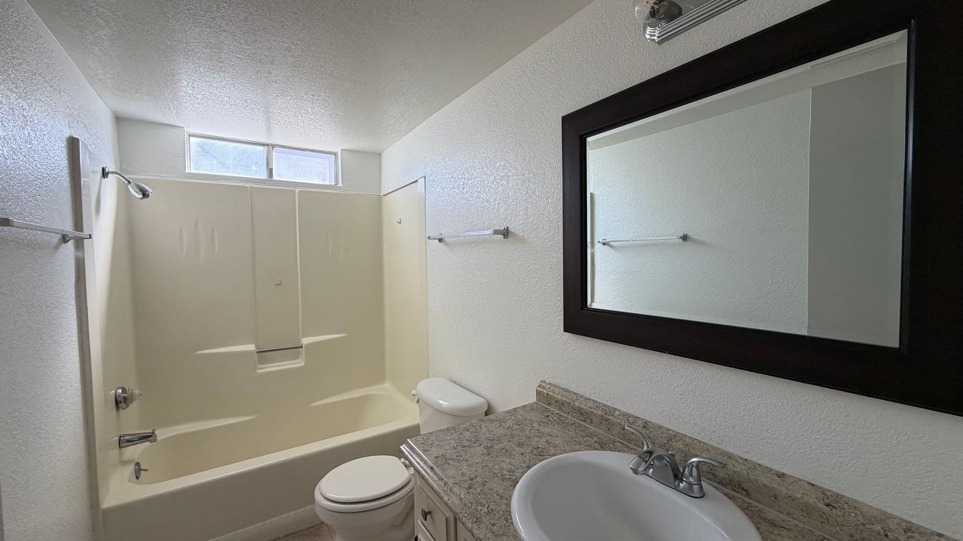 Ridgecrest Apartment: 141 W Upjohn Ave-100's