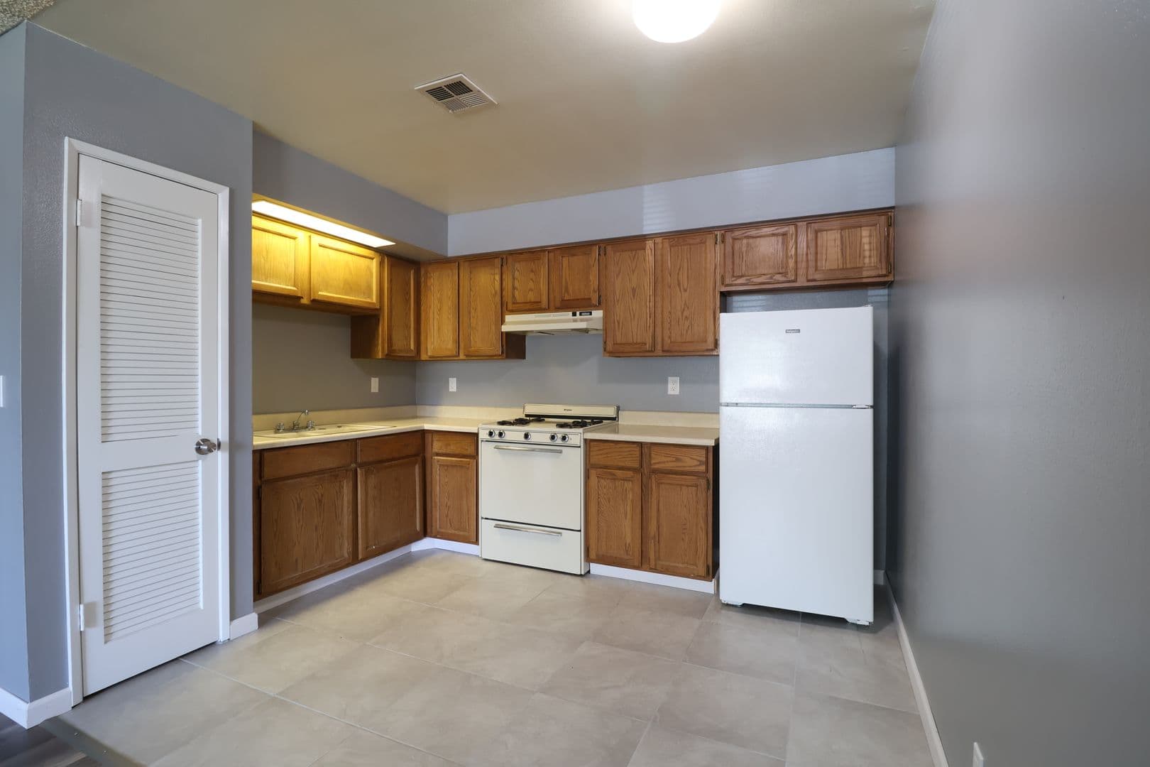 Ridgecrest Apartment: 405 Rick Ct