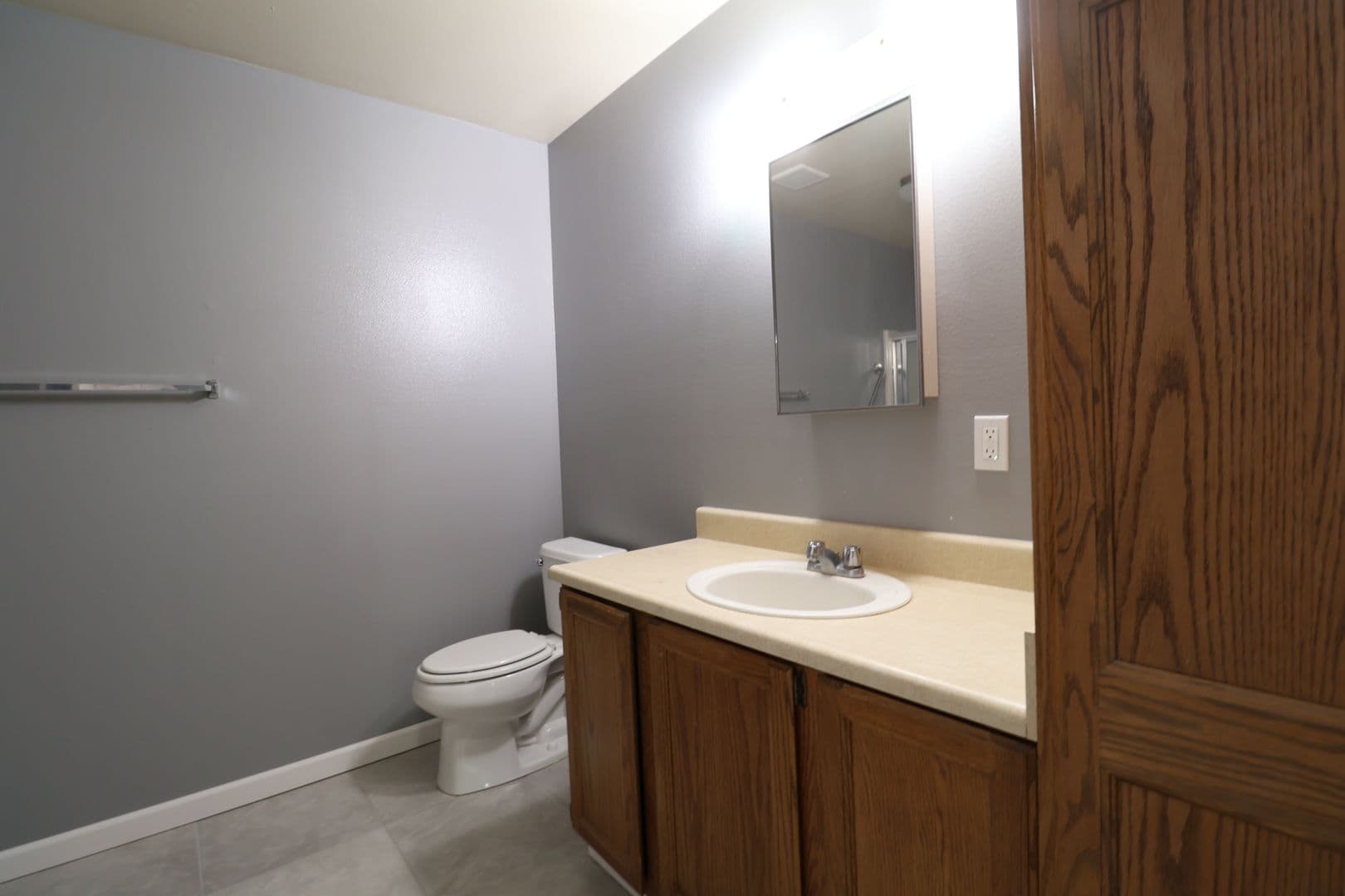 Ridgecrest Apartment: 405 Rick Ct