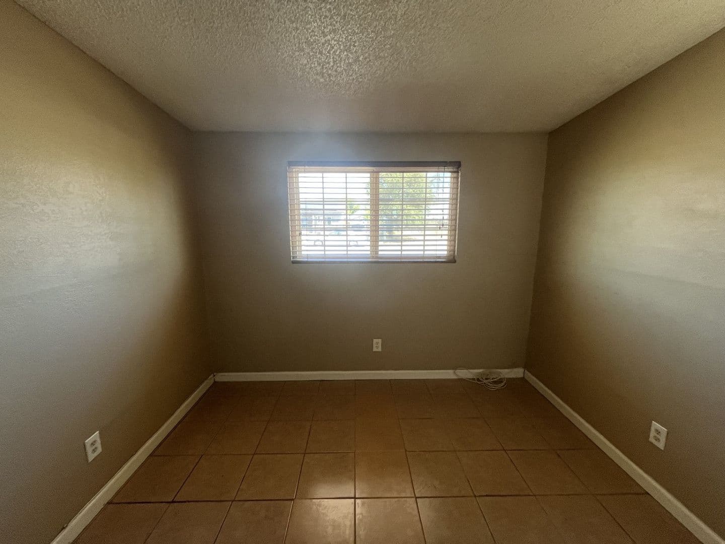 California City House: 8736 Aspen Ave