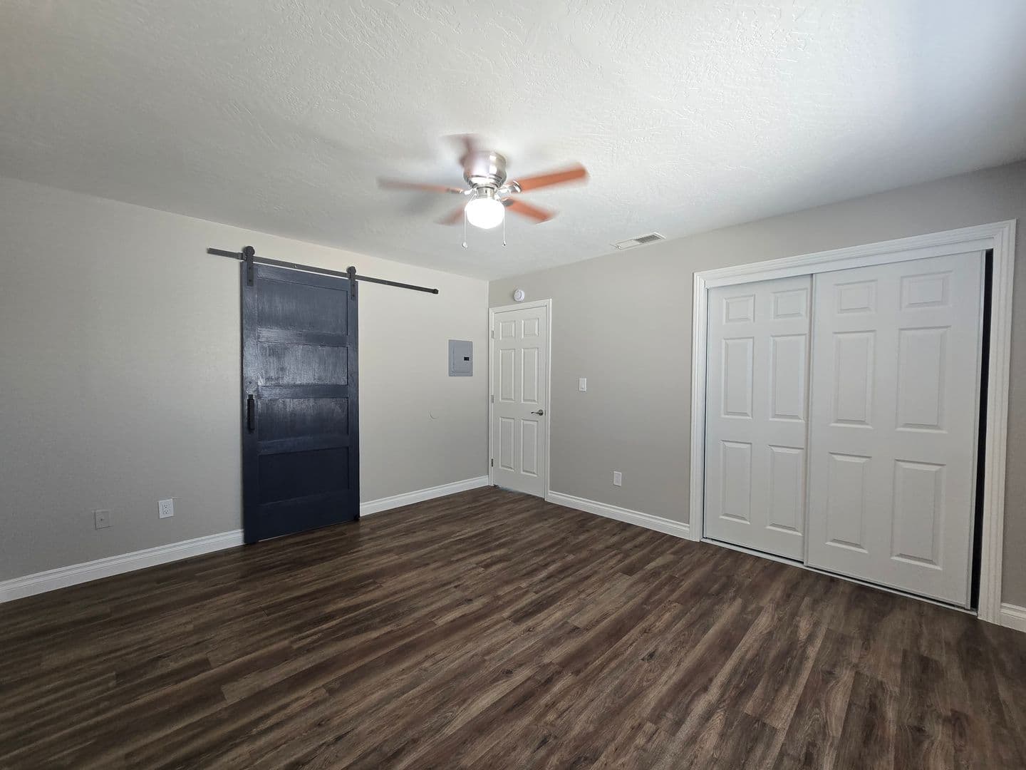 Ridgecrest Apartment: 809 Capehart Ct