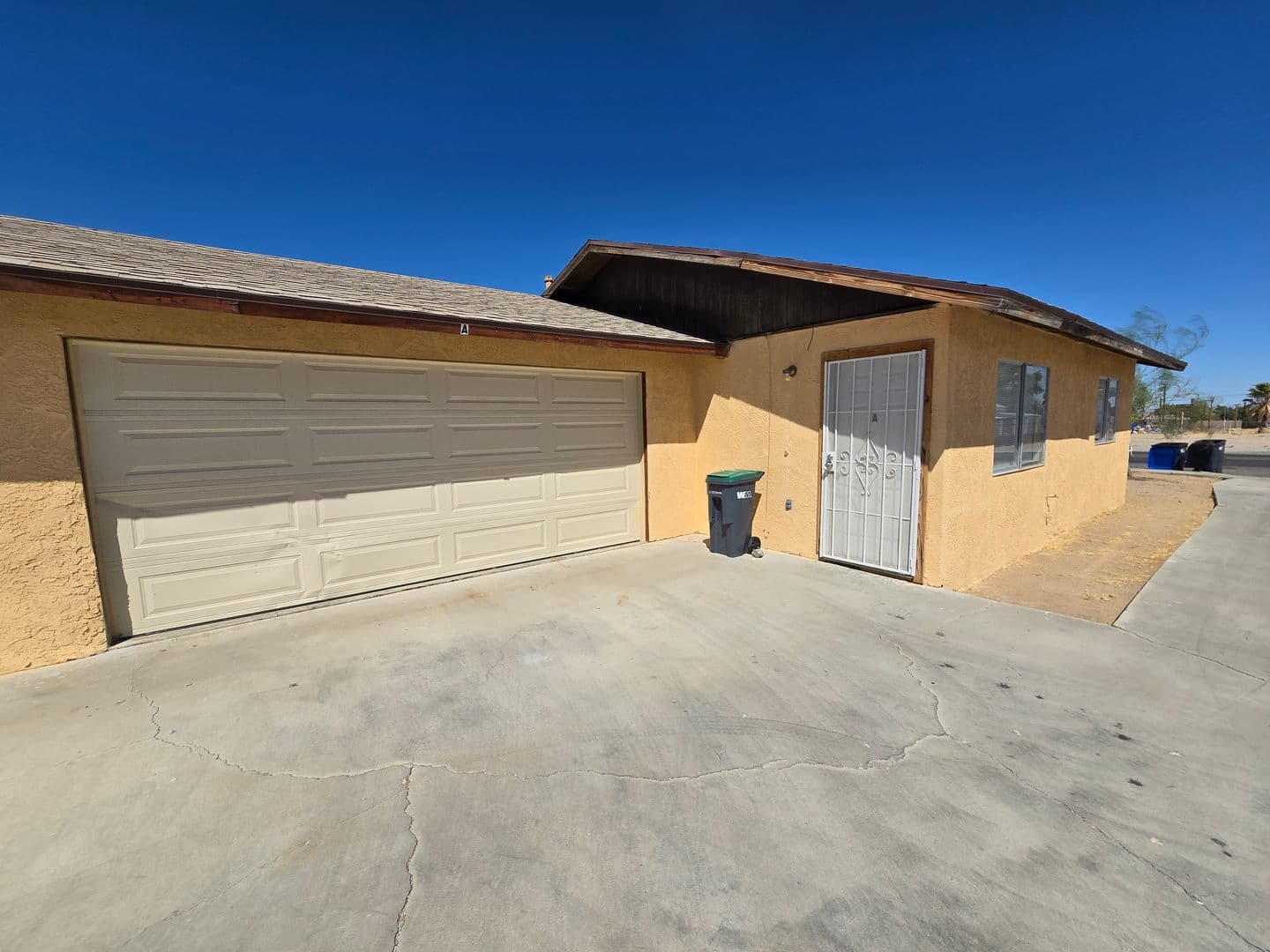 Ridgecrest Apartment: 135 S Norma St