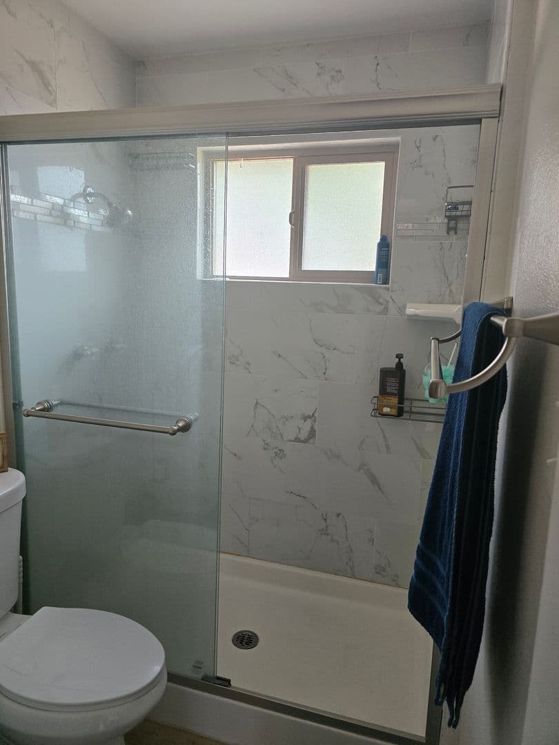 Ridgecrest Apartment: 5363 Weiman Ave