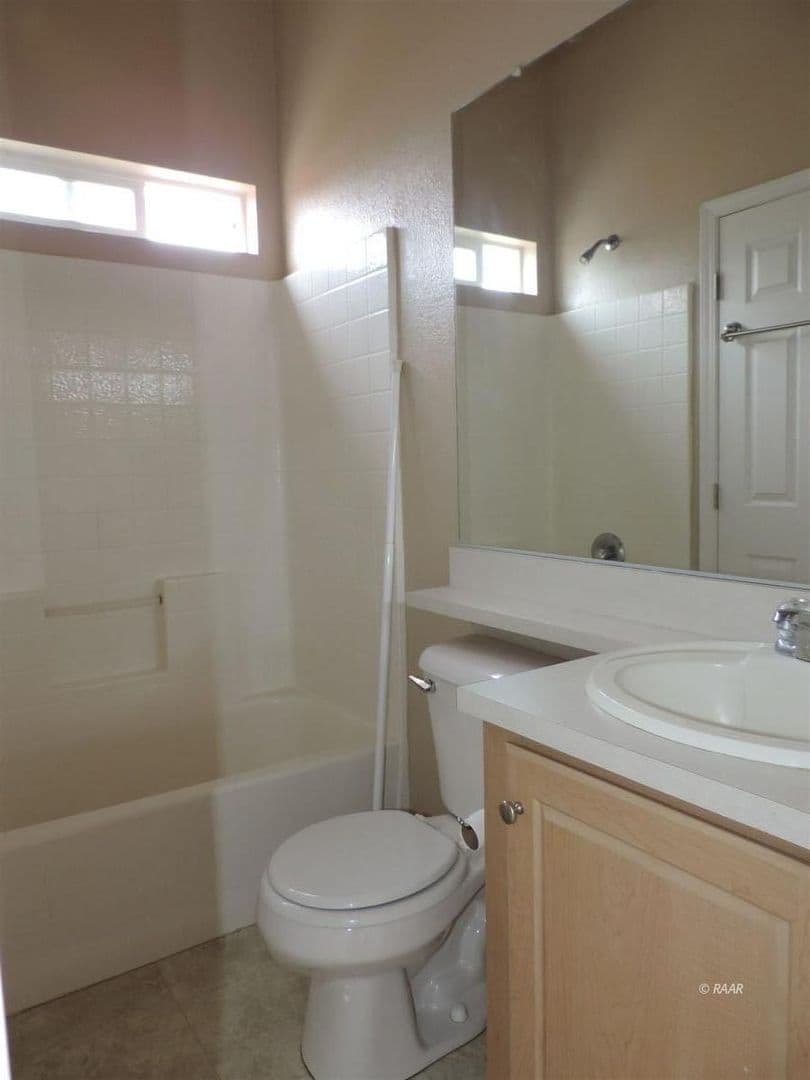 Ridgecrest Apartment: 214 W Upjohn Ave