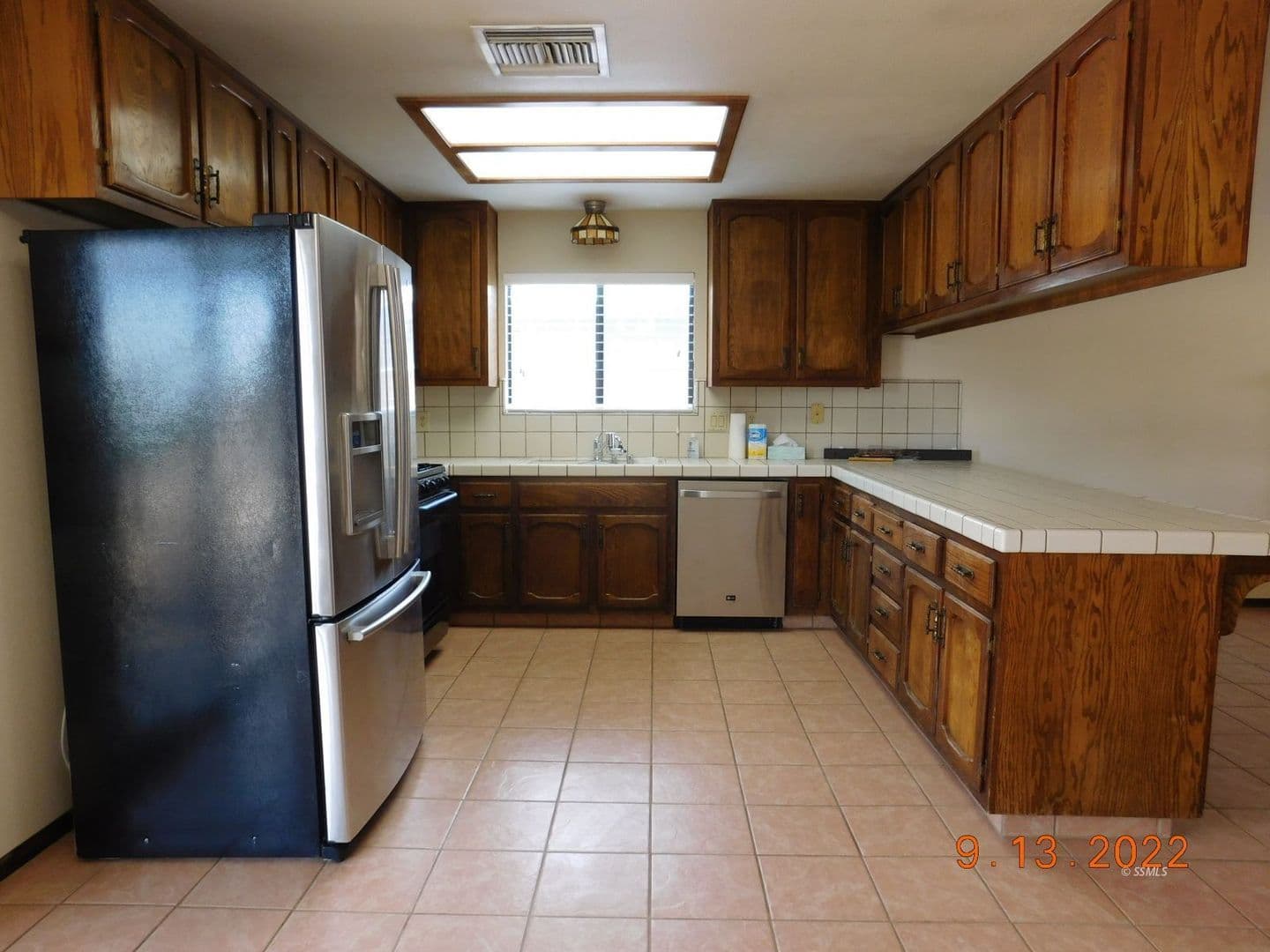 Ridgecrest House: 330 E Wilson Ave
