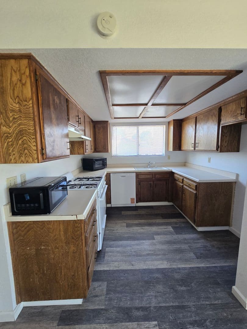 Ridgecrest House: 932 Kinnett Ave