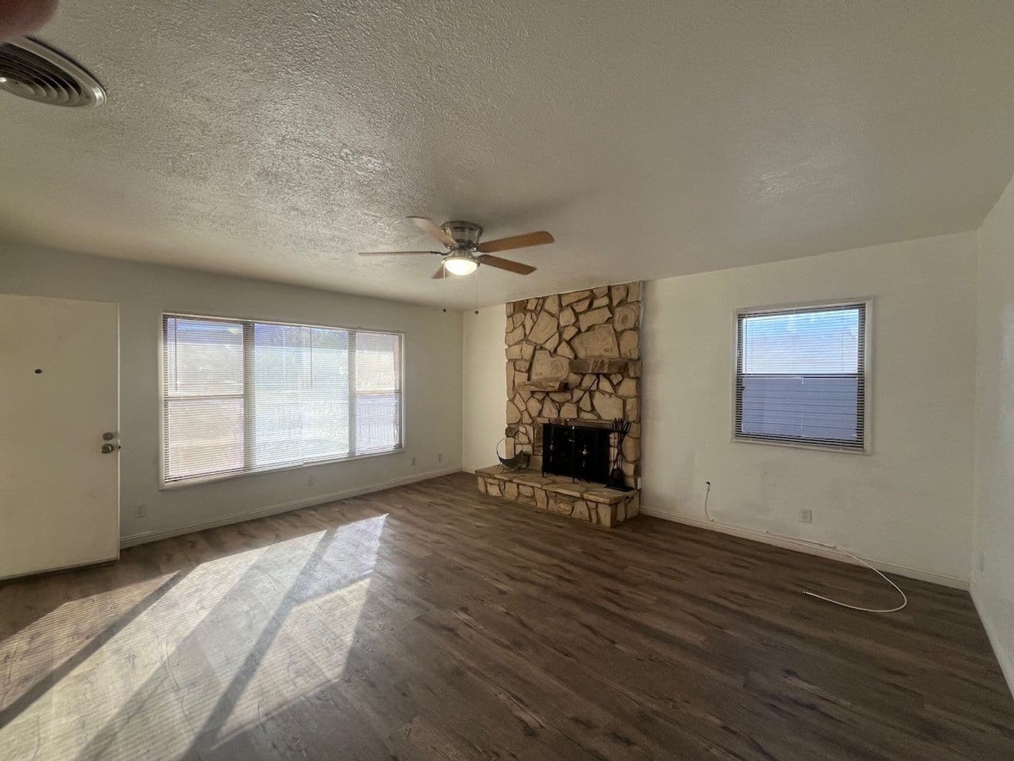 Mojave House: 15633 O Street