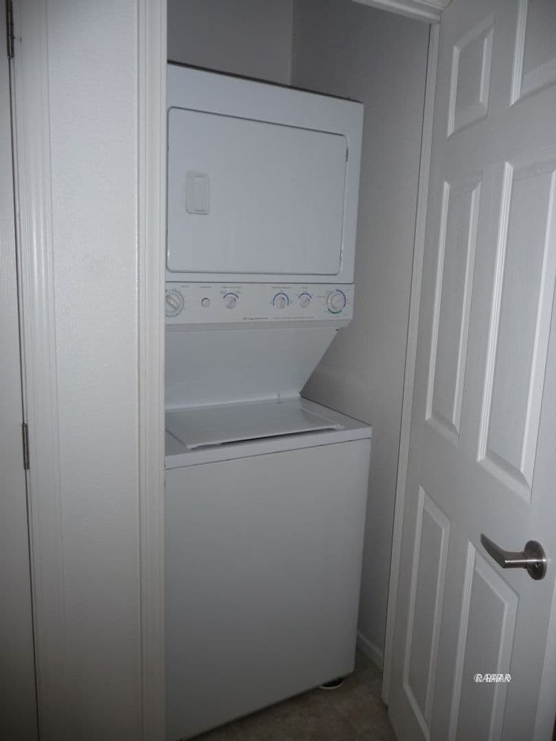 Ridgecrest Apartment: 214 W Upjohn Ave