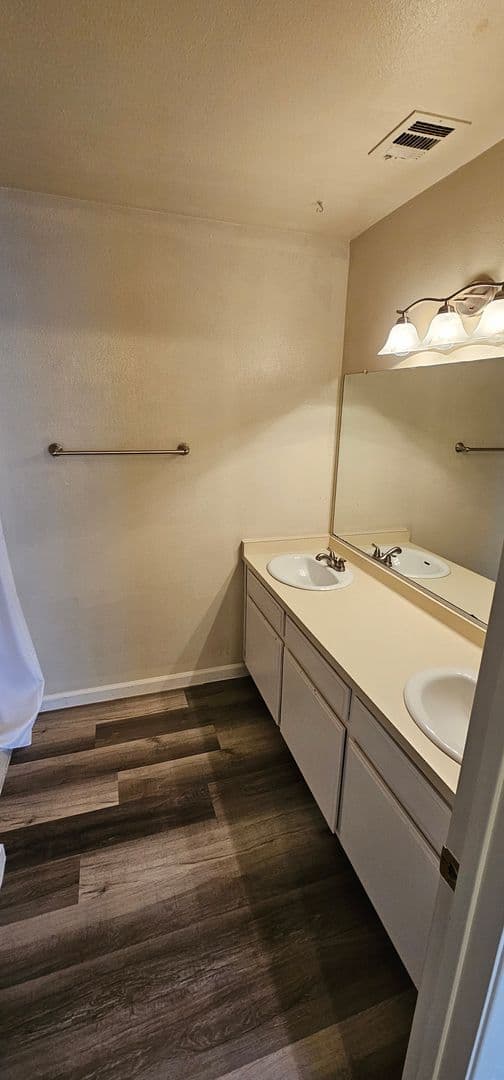 Ridgecrest Apartment: 825 Capehart Ct