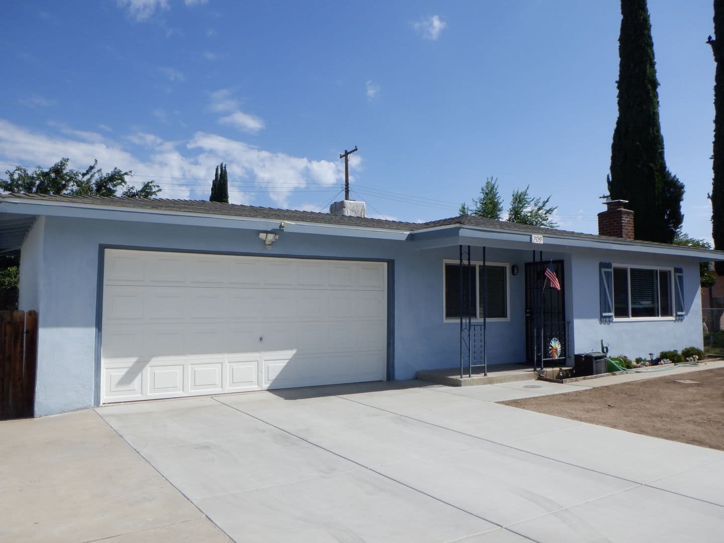 Tehachapi House: 209 Pine Court