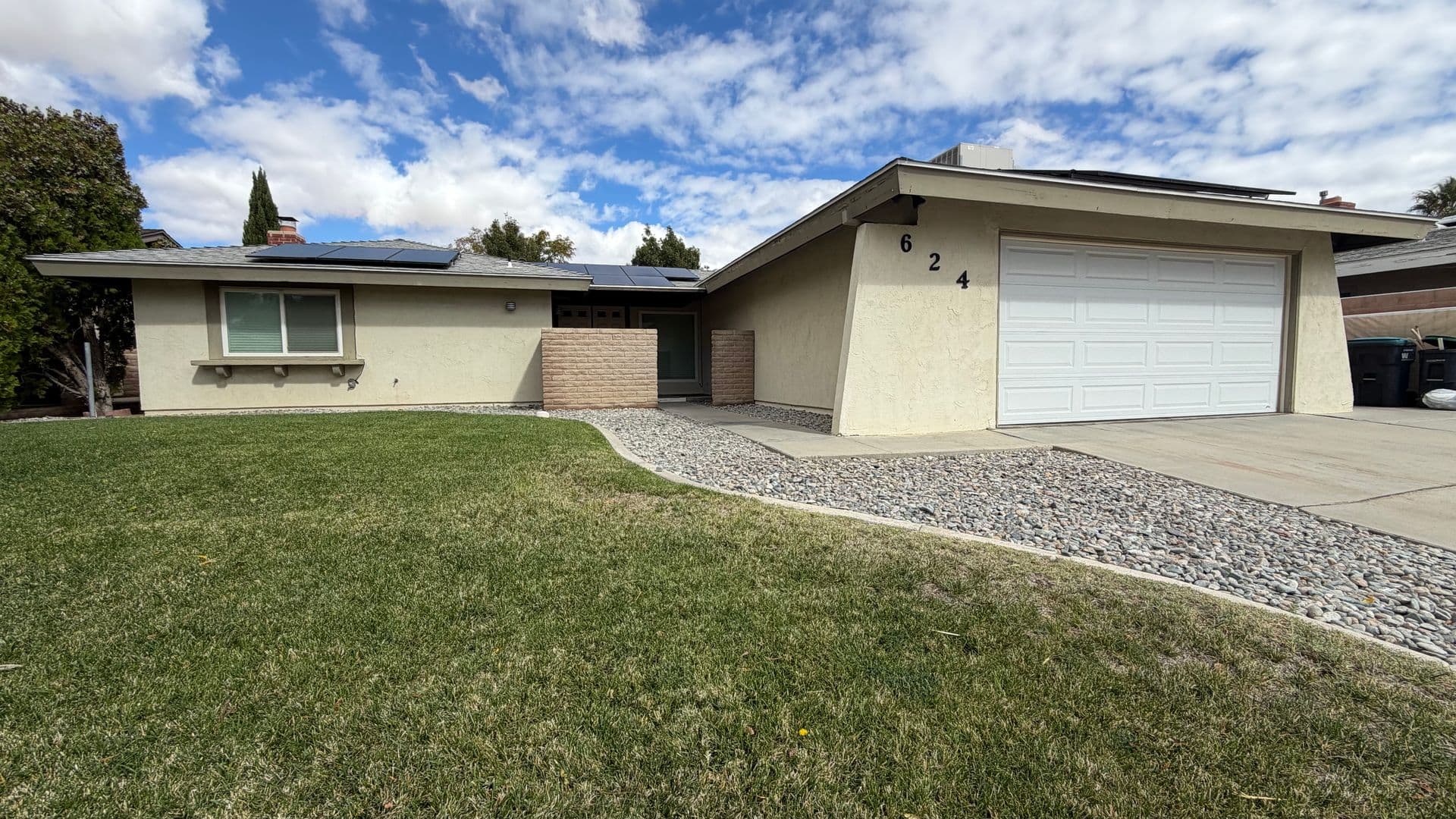 Ridgecrest House: 624 W Felspar Ave