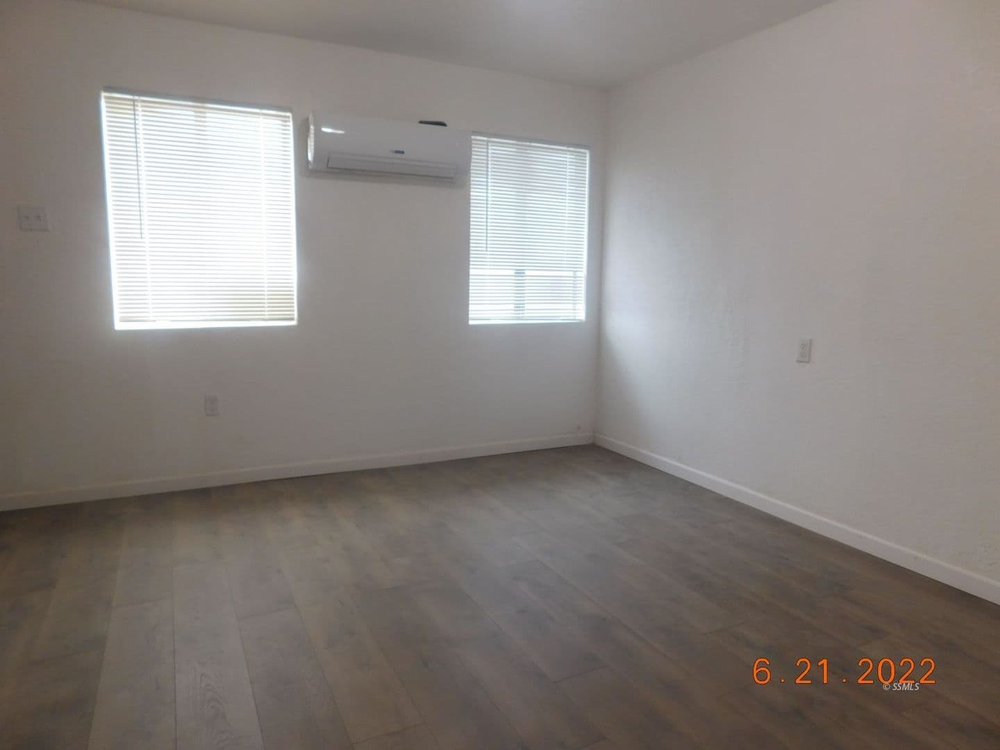 Ridgecrest Apartment: 141 W Church Ave