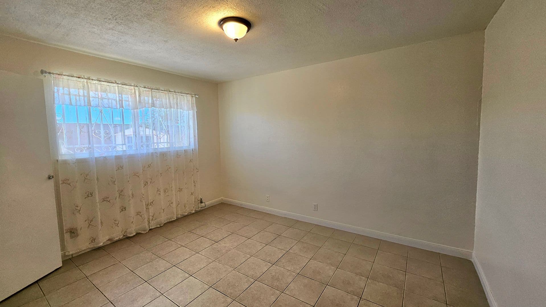 California City House: 21398 Baldwin Ln