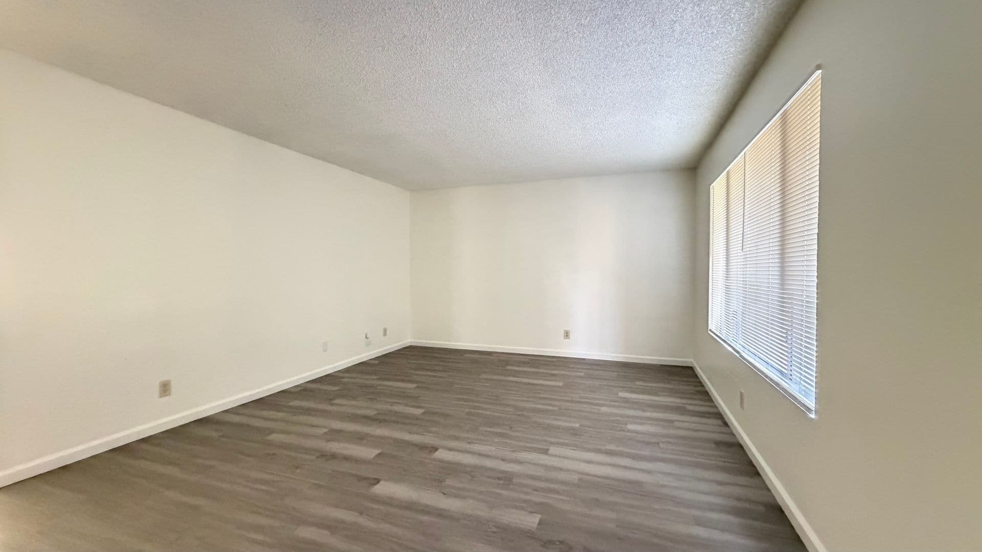 Ridgecrest Apartment: 141 W Upjohn Ave-100's