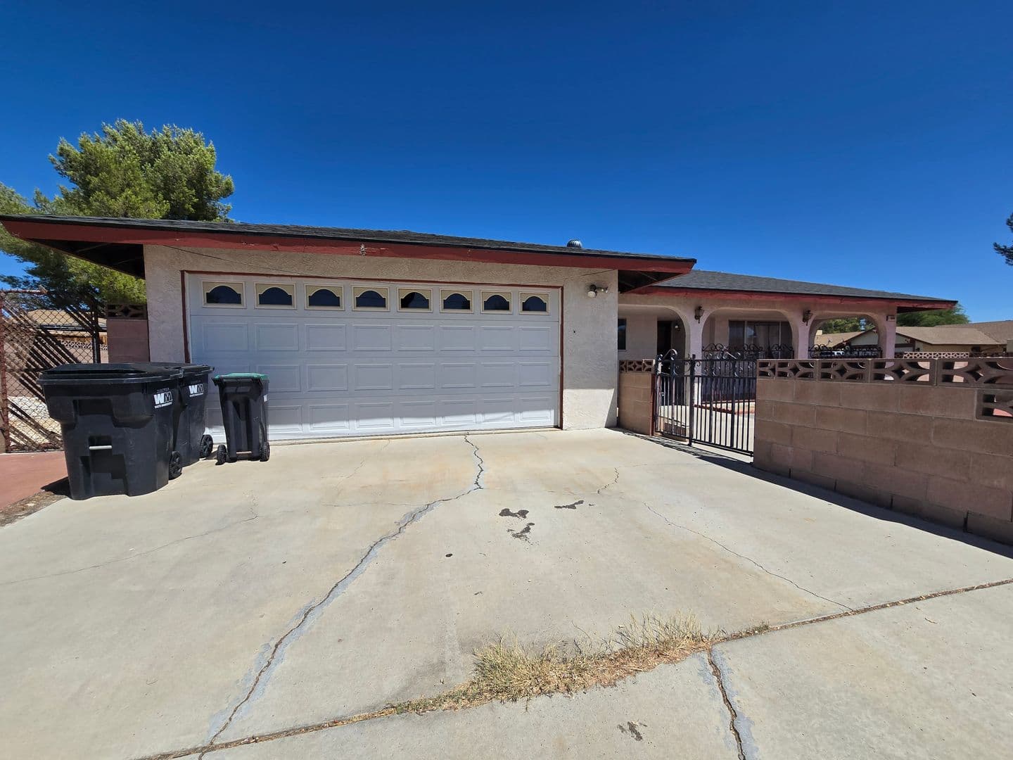 Ridgecrest House: 440 Cheyenne Cir