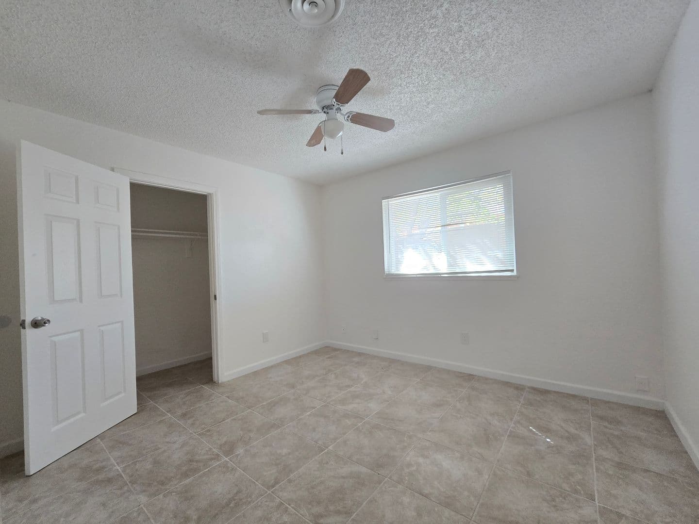 Ridgecrest Apartment: 740 Commercial Ave