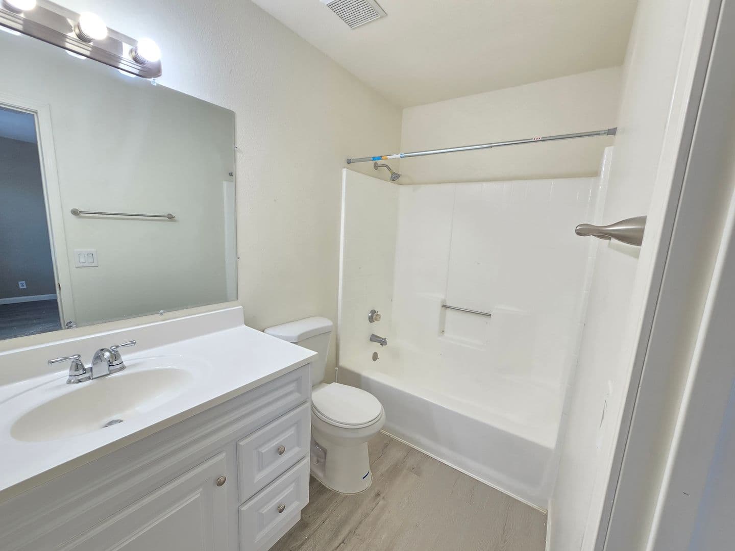 Ridgecrest House: 633 W Ward Ave