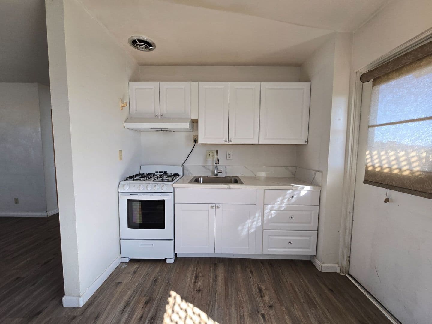 Ridgecrest Apartment: 1300 E Church Ave