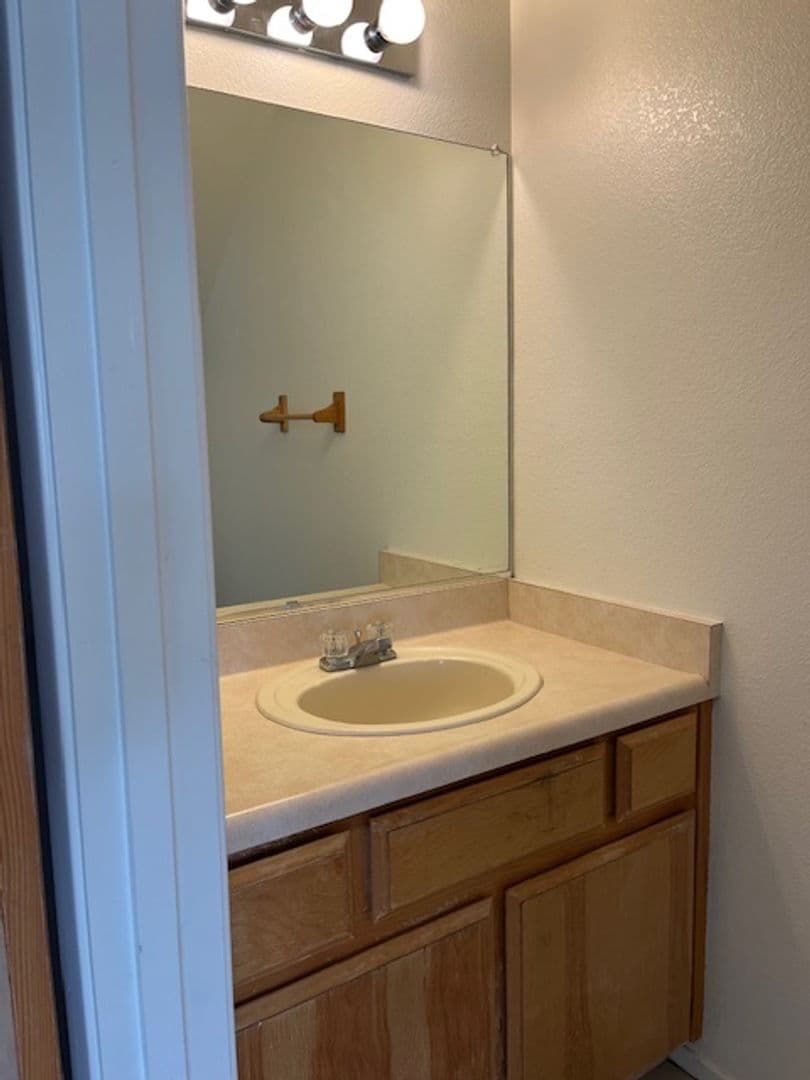 Tehachapi Apartment: 21204 Madre Street