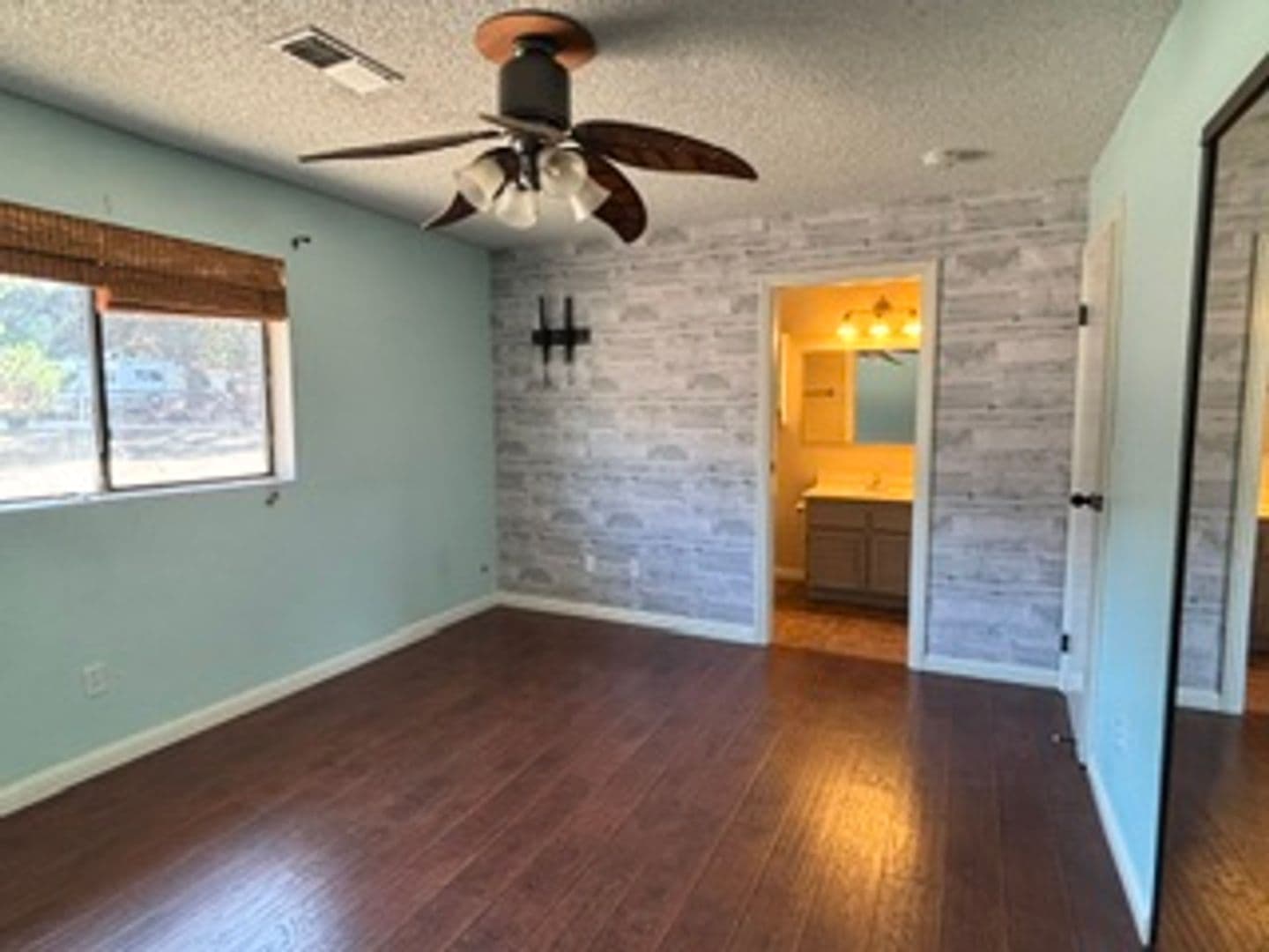 Tehachapi House: 17861 Tanforan Drive