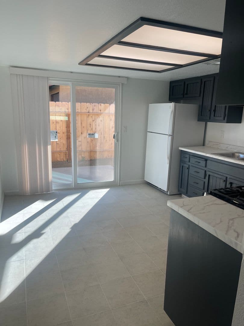 Ridgecrest Apartment: 1617 N Erwin St