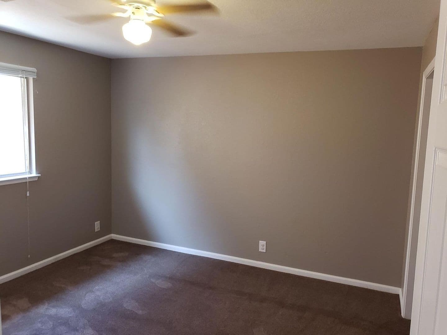 Ridgecrest Apartment: 424 W Robertson Rd