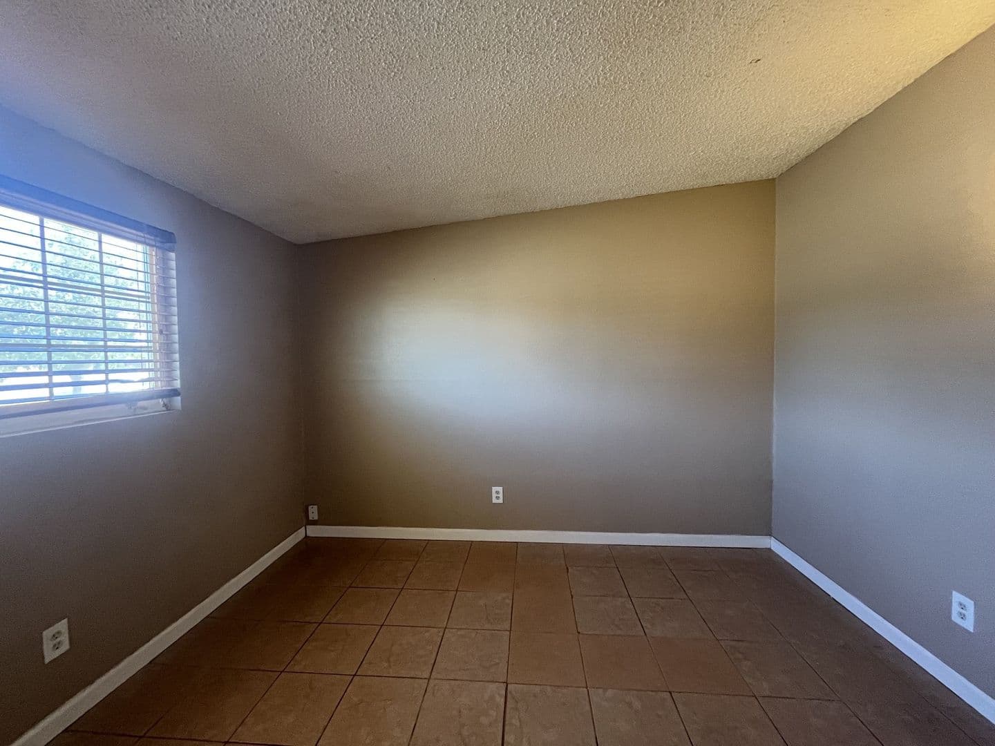 California City House: 8736 Aspen Ave