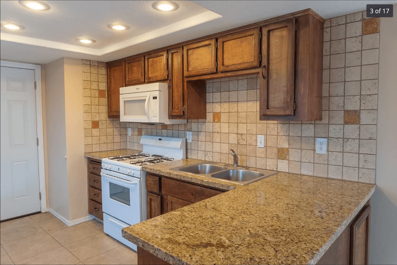 Ridgecrest Apartment: 424 W Robertson Rd
