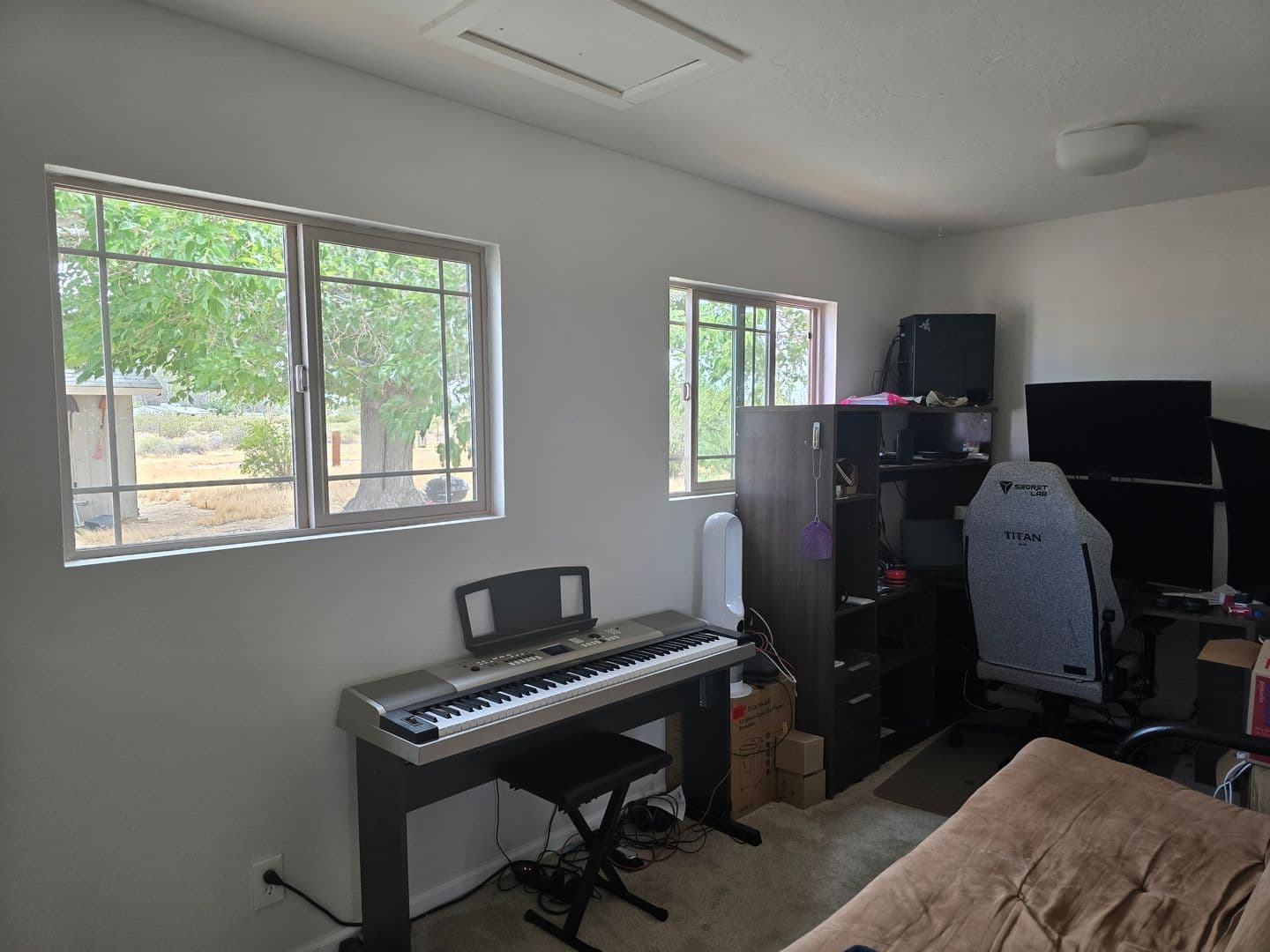 Ridgecrest Apartment: 5363 Weiman Ave