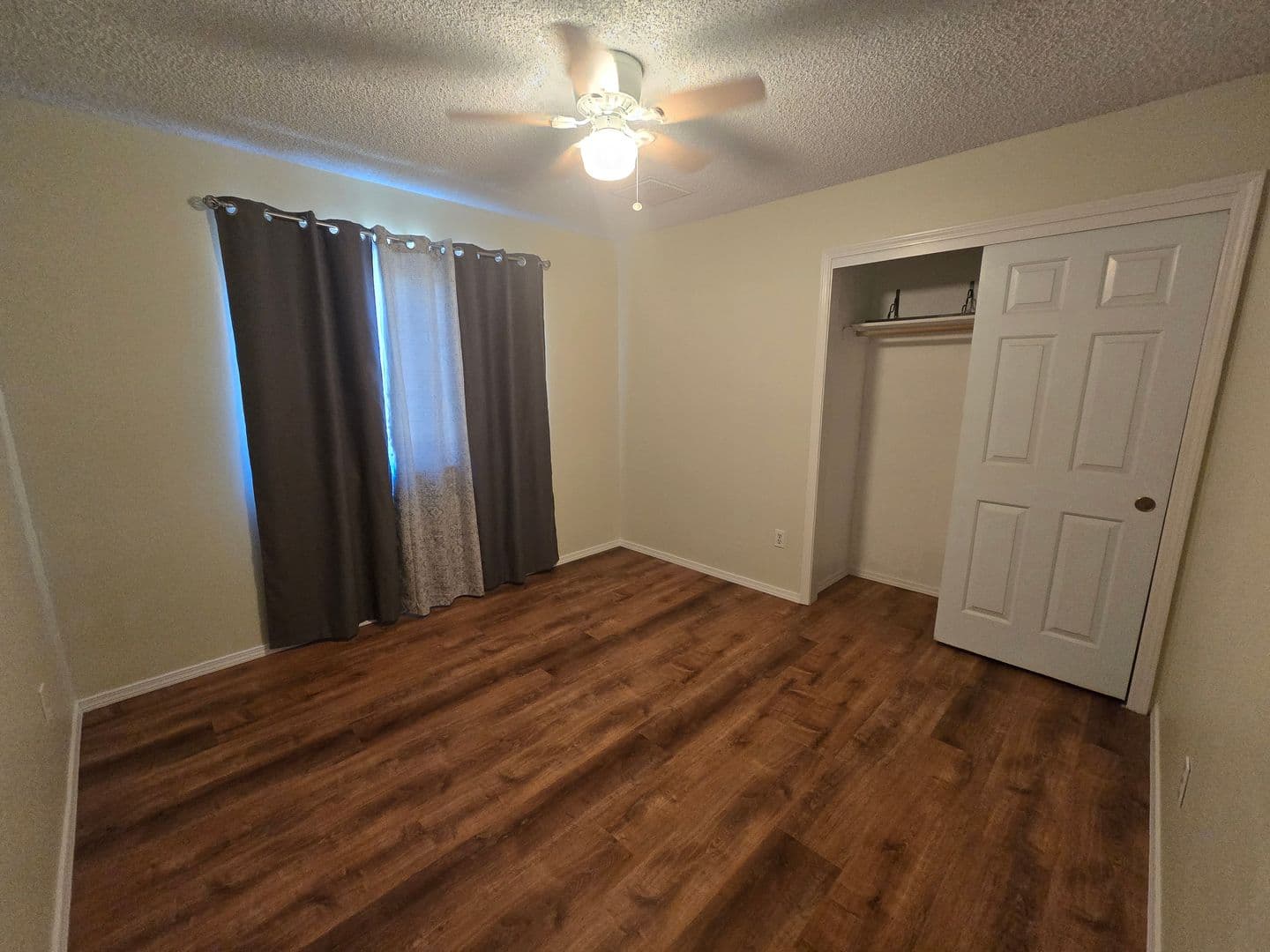 Ridgecrest House: 930 Conejo Ave