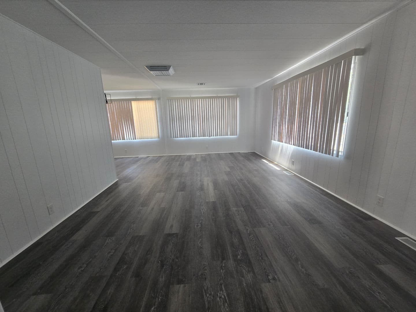 Ridgecrest Apartment: 1631 Chaparral Dr